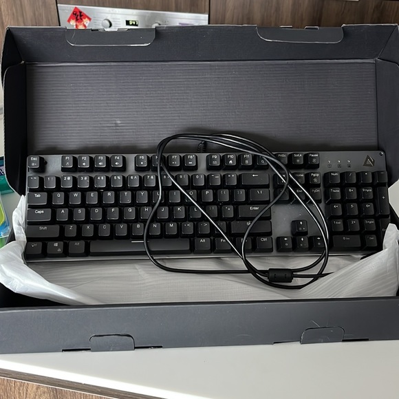 Keyboard - Picture 2 of 3